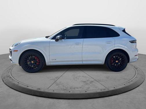 2022 Porsche Cayenne GTS