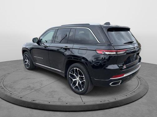 2023 Jeep Grand Cherokee Summit