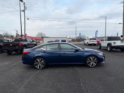 Blue 2021 Nissan Altima 2.5 SR Sedan