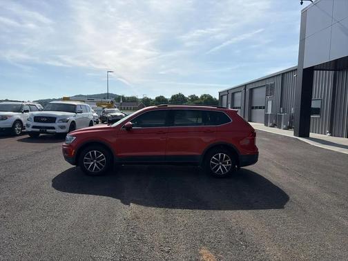 Orange 2019 Volkswagen Tiguan 2.0T SE