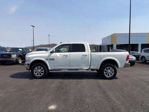 2016 RAM 2500 4WD Crew Cab 149'' Laramie