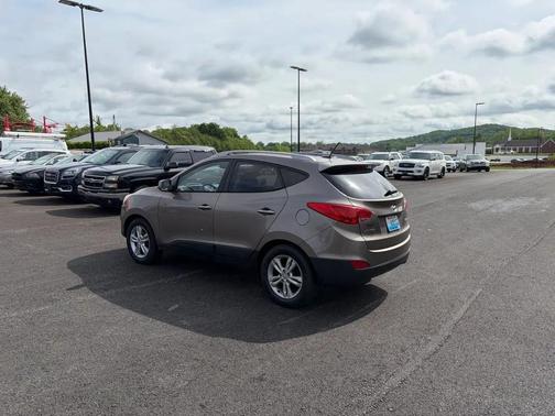 Tan 2011 Hyundai TUCSON GLS