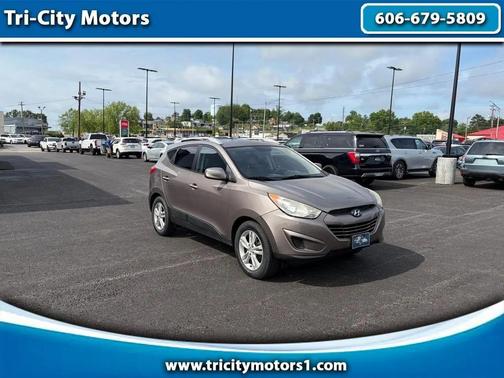 Tan 2011 Hyundai TUCSON GLS