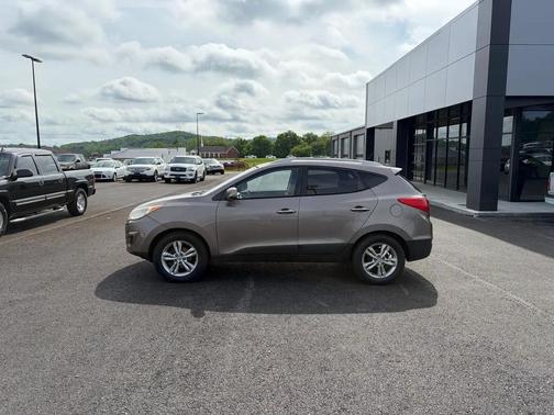 Tan 2011 Hyundai TUCSON GLS