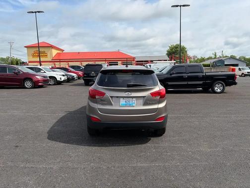 Tan 2011 Hyundai TUCSON GLS
