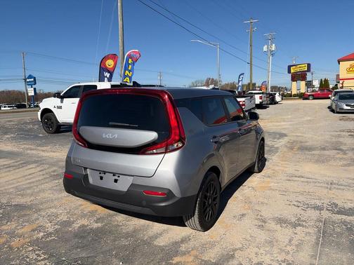 2022 Kia Soul LX IVT