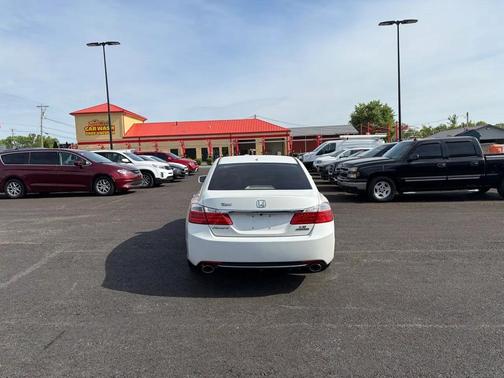 White 2014 Honda Accord 4dr V6 Auto Touring