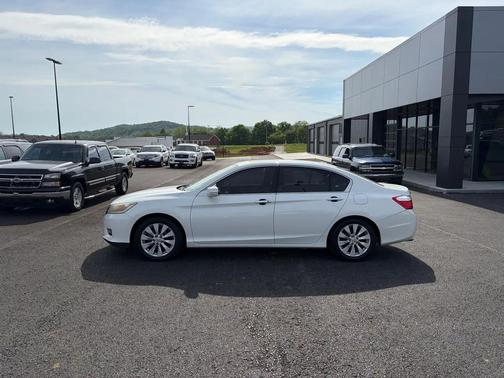 White 2014 Honda Accord 4dr V6 Auto Touring