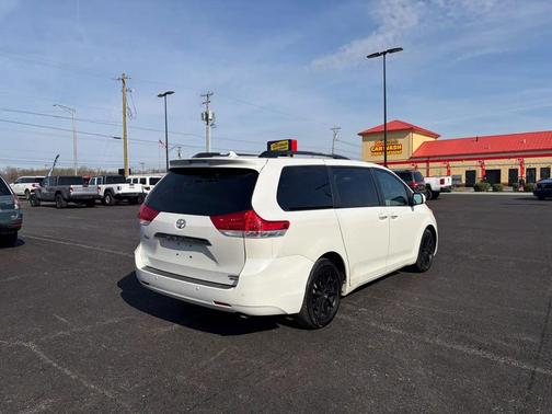 2012 Toyota Sienna XLE