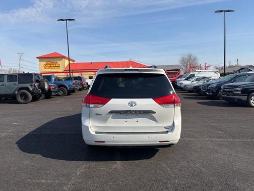 2012 Toyota Sienna XLE