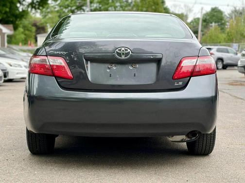Gray 2009 Toyota Camry LE