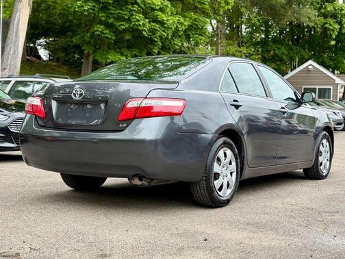 Gray 2009 Toyota Camry LE
