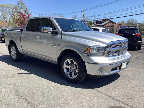 Bright Silver Metallic Clearcoat 2017 RAM 1500 Laramie
