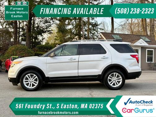 White 2015 Ford Explorer XLT