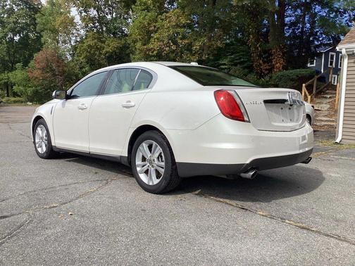 2010 Lincoln MKS Base