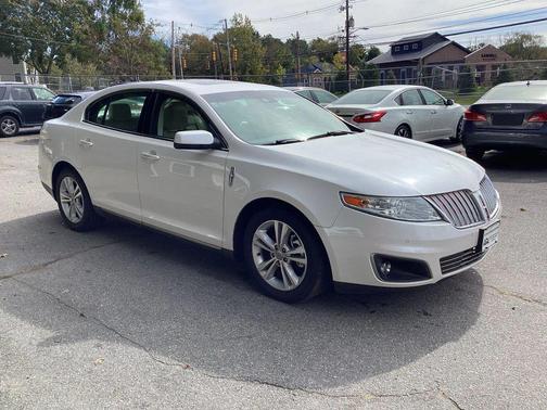 2010 Lincoln MKS Base