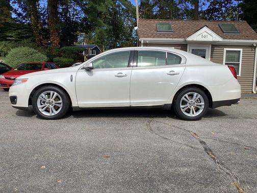 2010 Lincoln MKS Base