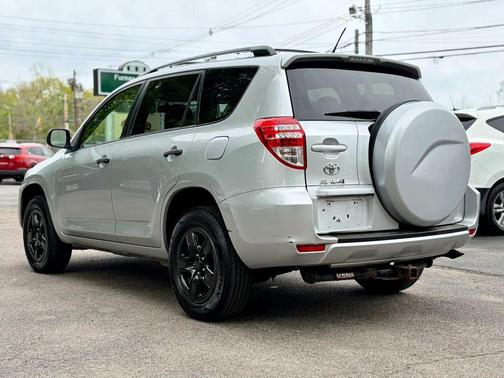 Classic Silver Metallic 2012 Toyota RAV4 Base