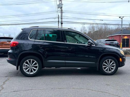 2017 Volkswagen Tiguan 2.0T Wolfsburg Edition