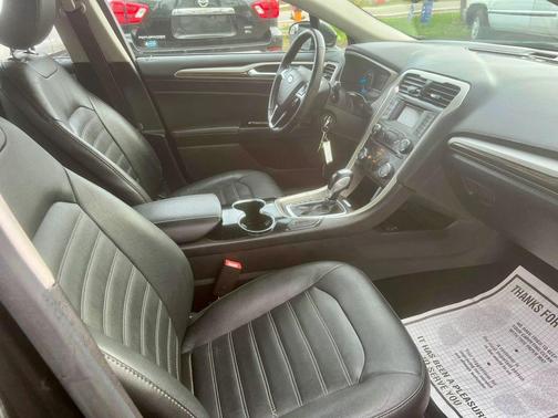 Tuxedo Black 2015 Ford Fusion SE