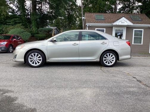 2014 Toyota Camry Hybrid LE