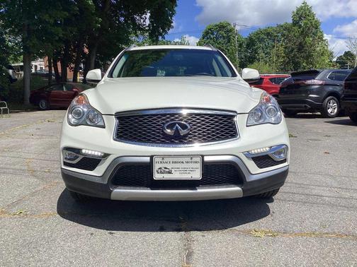 Majestic White 2017 INFINITI QX50 Base