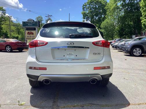 Majestic White 2017 INFINITI QX50 Base