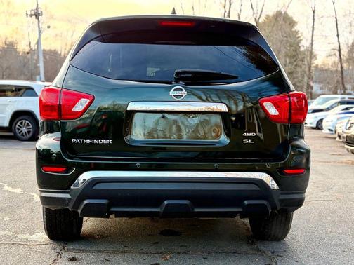 2019 Nissan Pathfinder SL