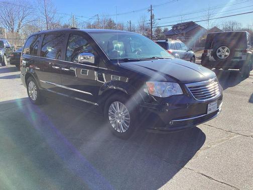 2016 Chrysler Town & Country Limited