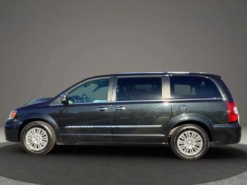 2016 Chrysler Town & Country Limited