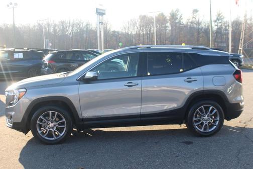 2023 GMC Terrain SLT