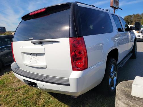 2011 GMC Yukon XL 2500 SLT