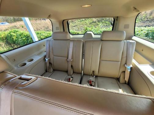 2011 GMC Yukon XL 2500 SLT