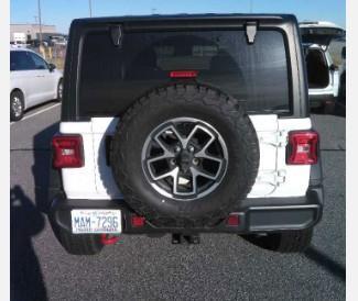 Bright White Clearcoat 2024 Jeep Wrangler Rubicon