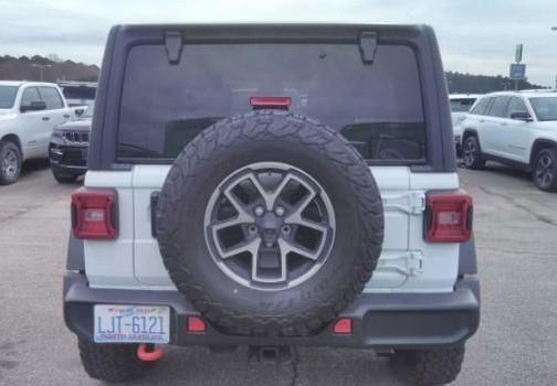 Bright White Clearcoat 2024 Jeep Wrangler Rubicon
