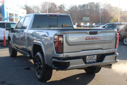 2024 GMC Sierra 2500 AT4