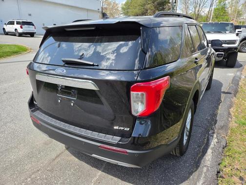 Agate Black Metallic 2023 Ford Explorer XLT