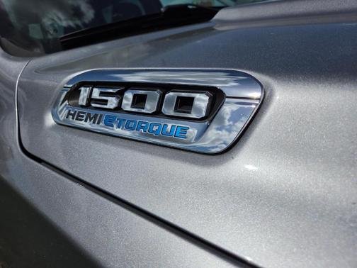 Billet Silver Metallic Clearcoat 2021 RAM 1500 Laramie