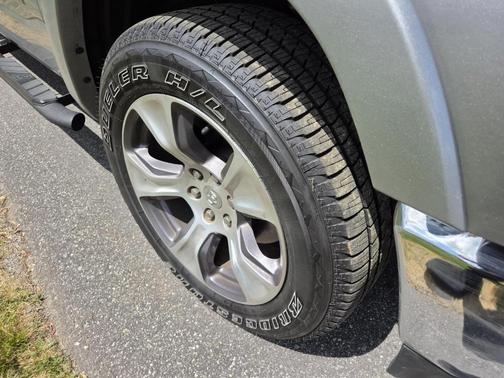 Billet Silver Metallic Clearcoat 2021 RAM 1500 Laramie