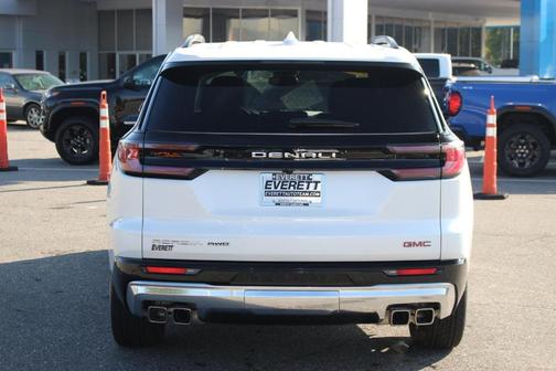 2024 GMC Acadia Denali