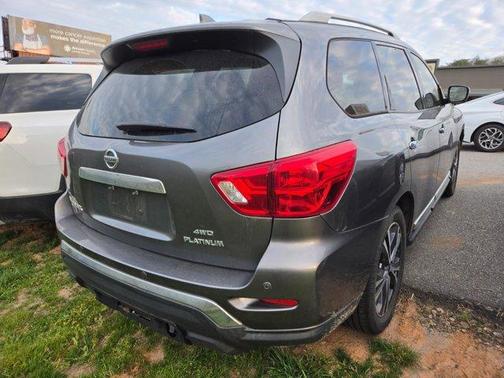 2020 Nissan Pathfinder Platinum