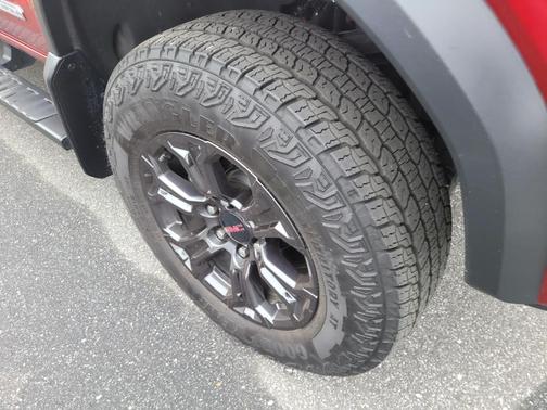 2025 GMC Canyon 2WD Elevation