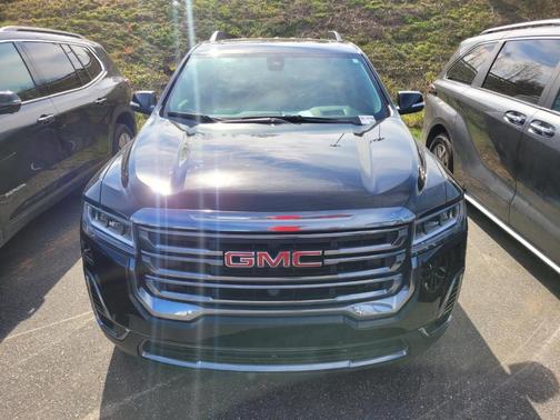 2022 GMC Acadia AT4
