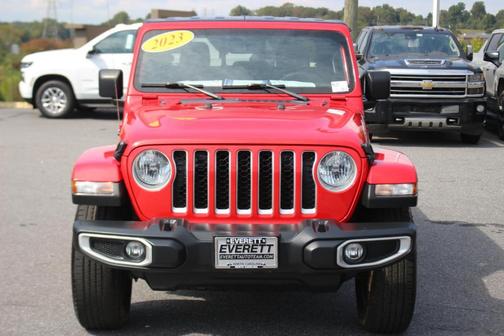 2023 Jeep Gladiator Overland