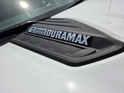 Summit White 2025 Chevrolet Silverado 3500 LT