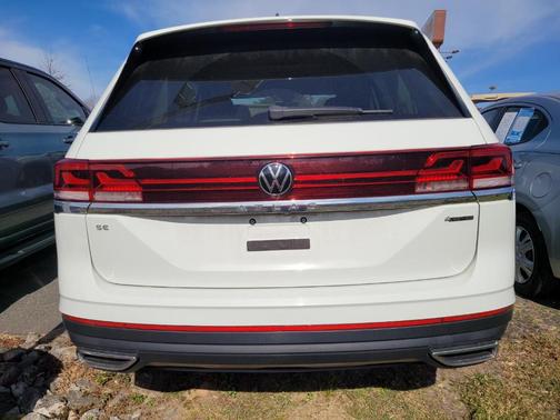 2024 Volkswagen Atlas 2.0T SE