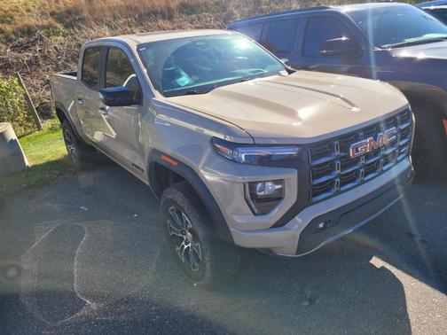 2023 GMC Canyon AT4