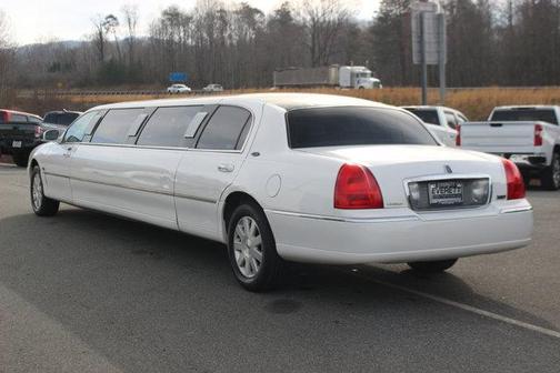 2003 Lincoln Town Car Executive
