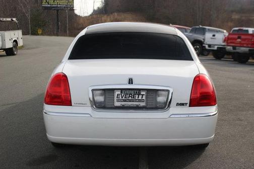 2003 Lincoln Town Car Executive