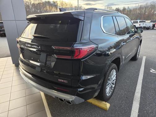 2025 GMC Acadia Denali